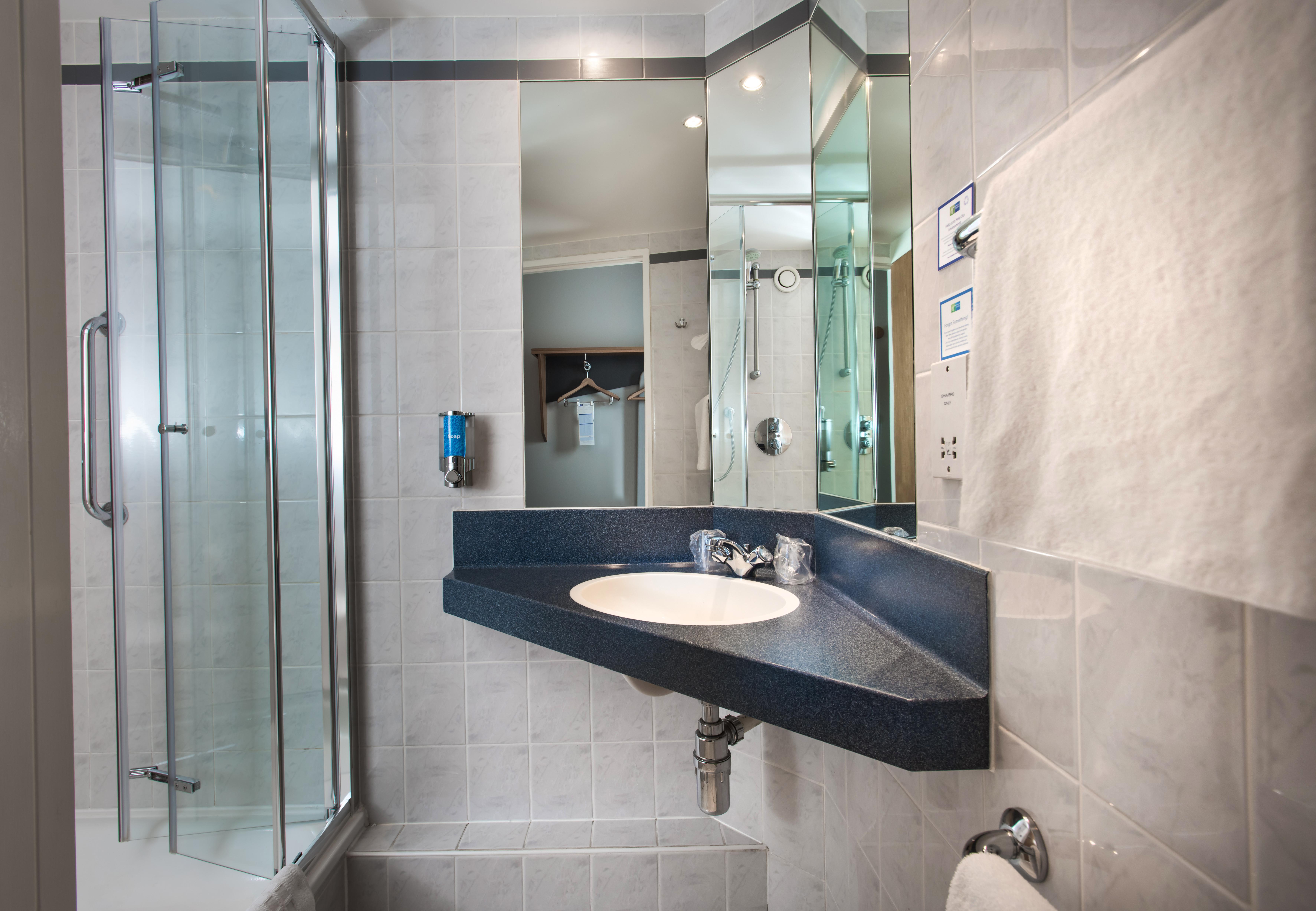 Express East Midlands Airport By Ihg 3*