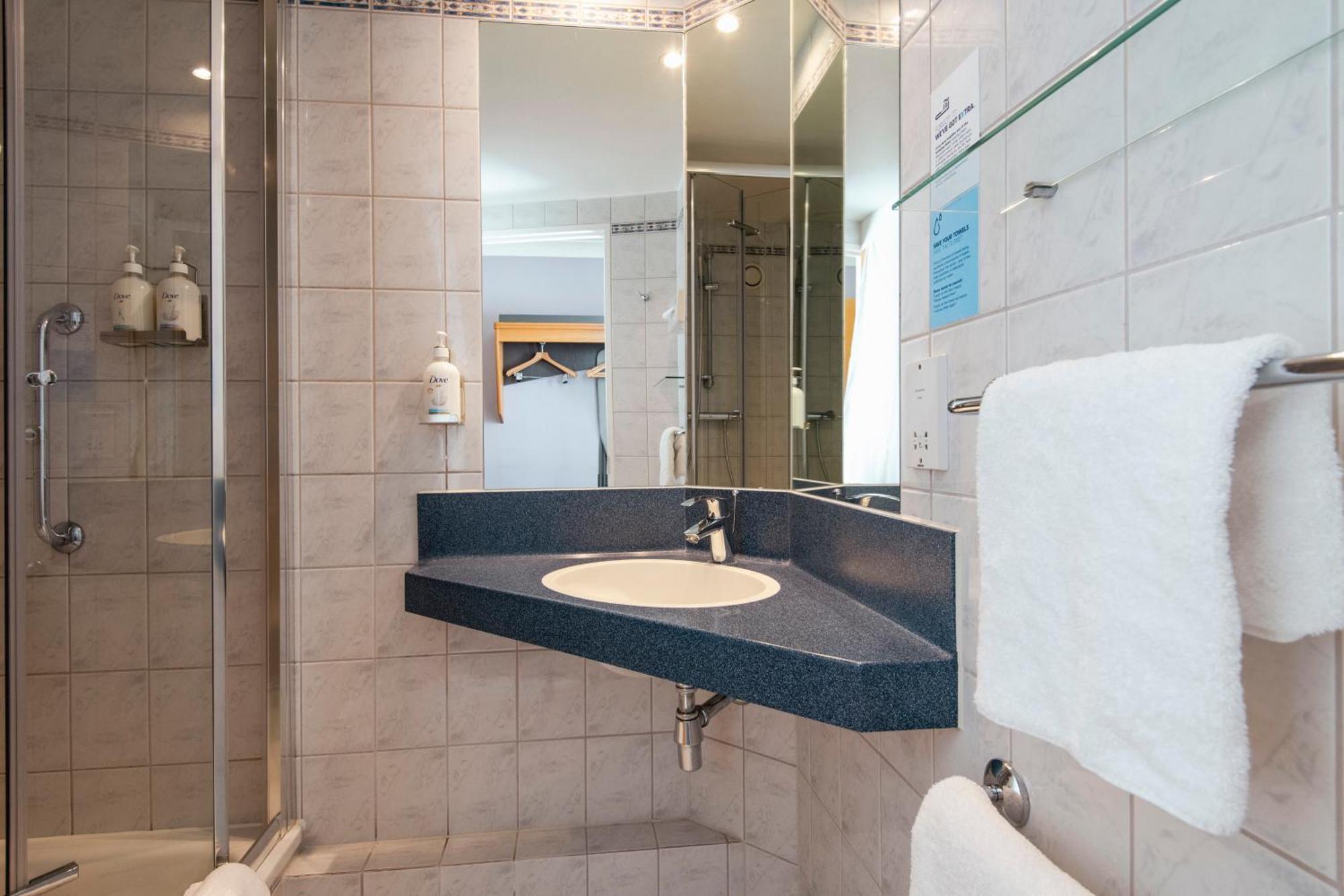 Express East Midlands Airport By Ihg 3*