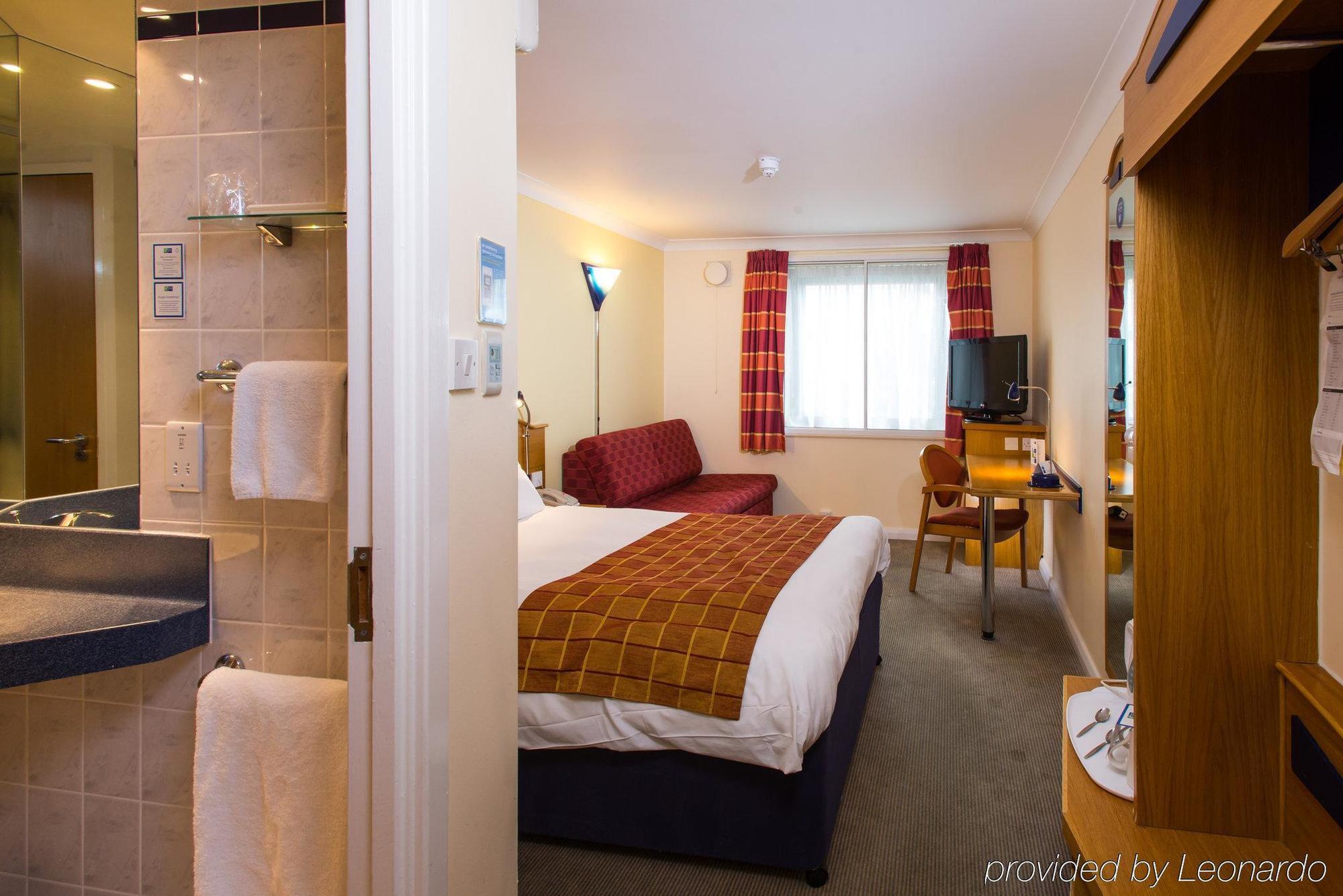 Express East Midlands Airport By Ihg Hotel 3*